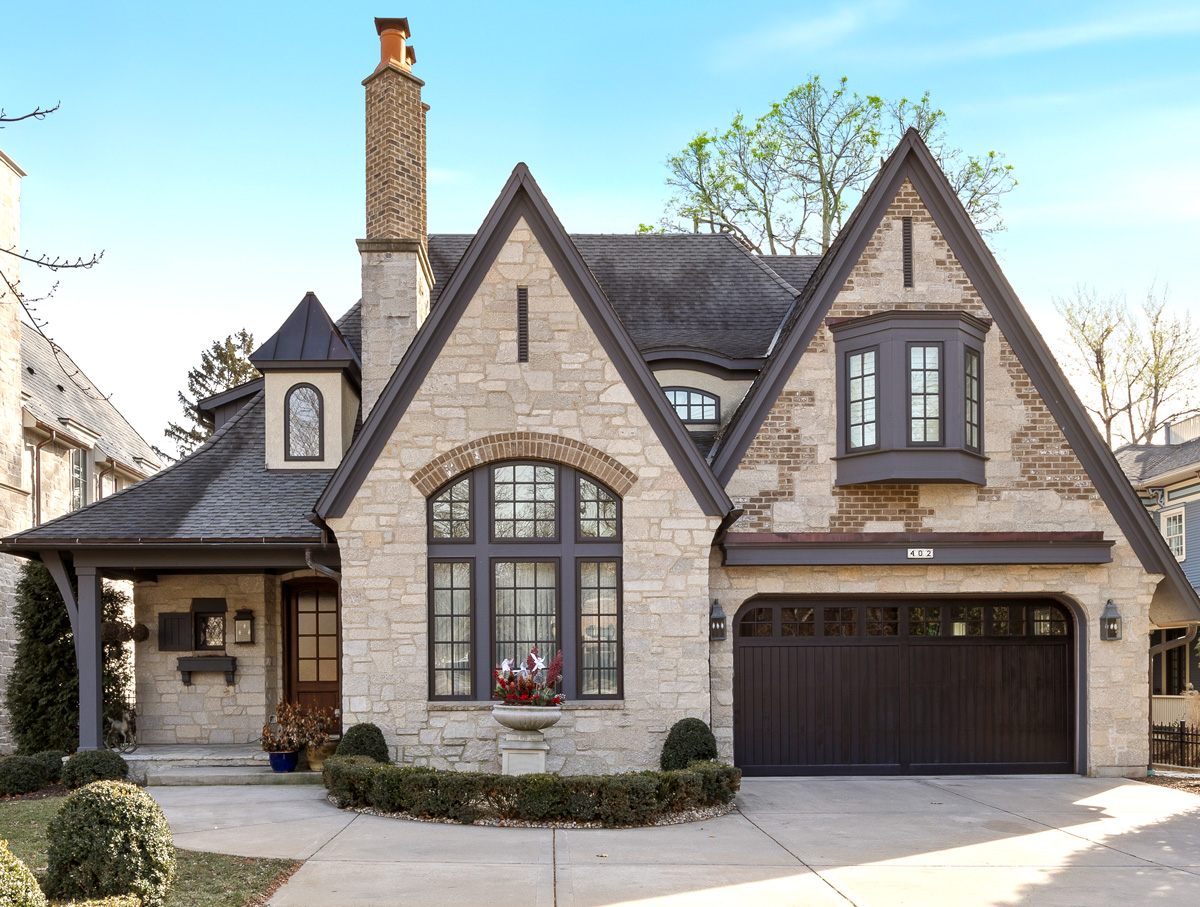 402 E. Chicago Ave.